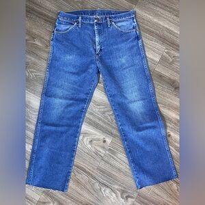 Wrangler Classic Blue Men's Cut Off Jeans sz 33